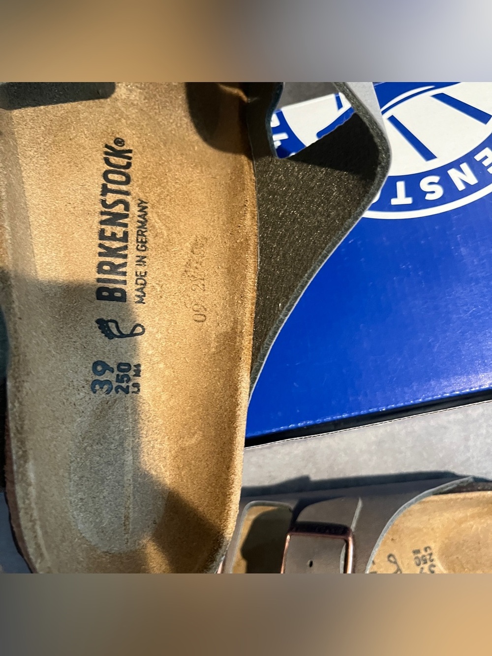 Birkenstock Women’s Arizona Sandals Stone Size 8 US 39 EU - Picture 11 of 14